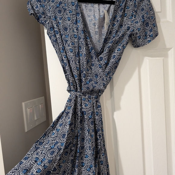 GAP Short Sleeve Wrap-Front Dress in Linen-Cotton size XS Blue - Picture 3 of 4